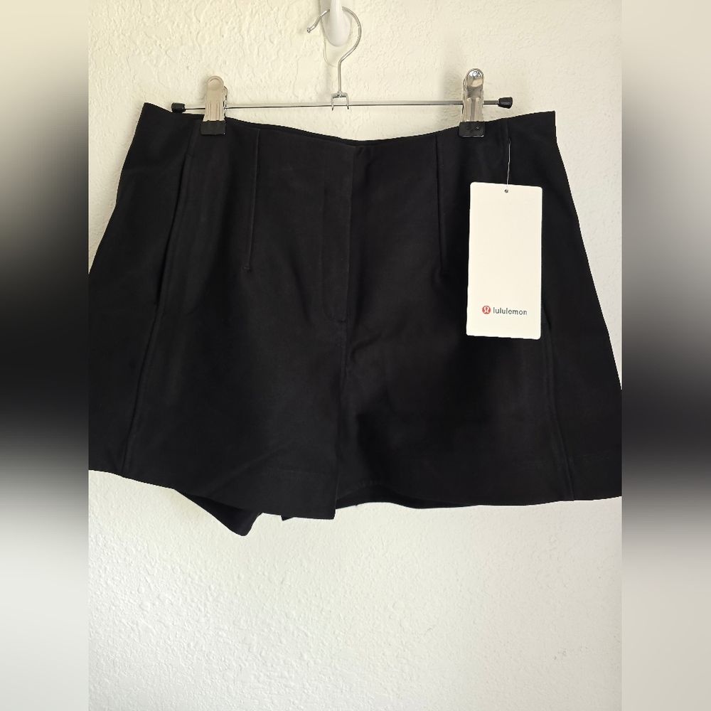 NWT Lululemon Athletica Utilitech Relaxed-Fit HR 3.5" Black Shorts